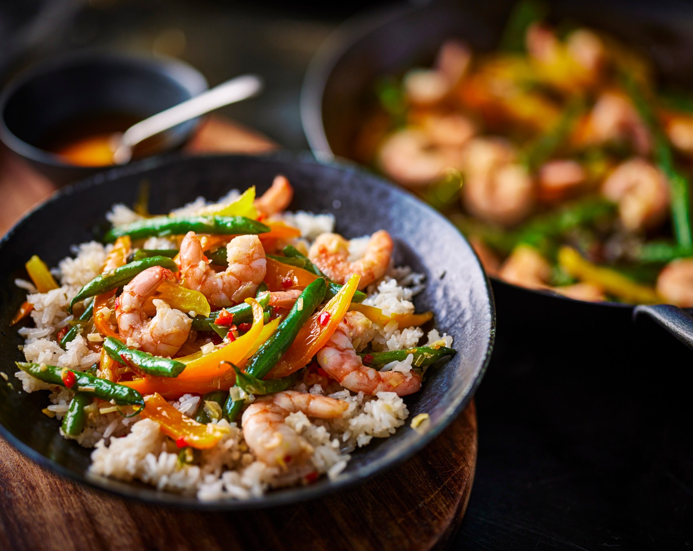 step 4 Serve the prawns with the fluffy rice.