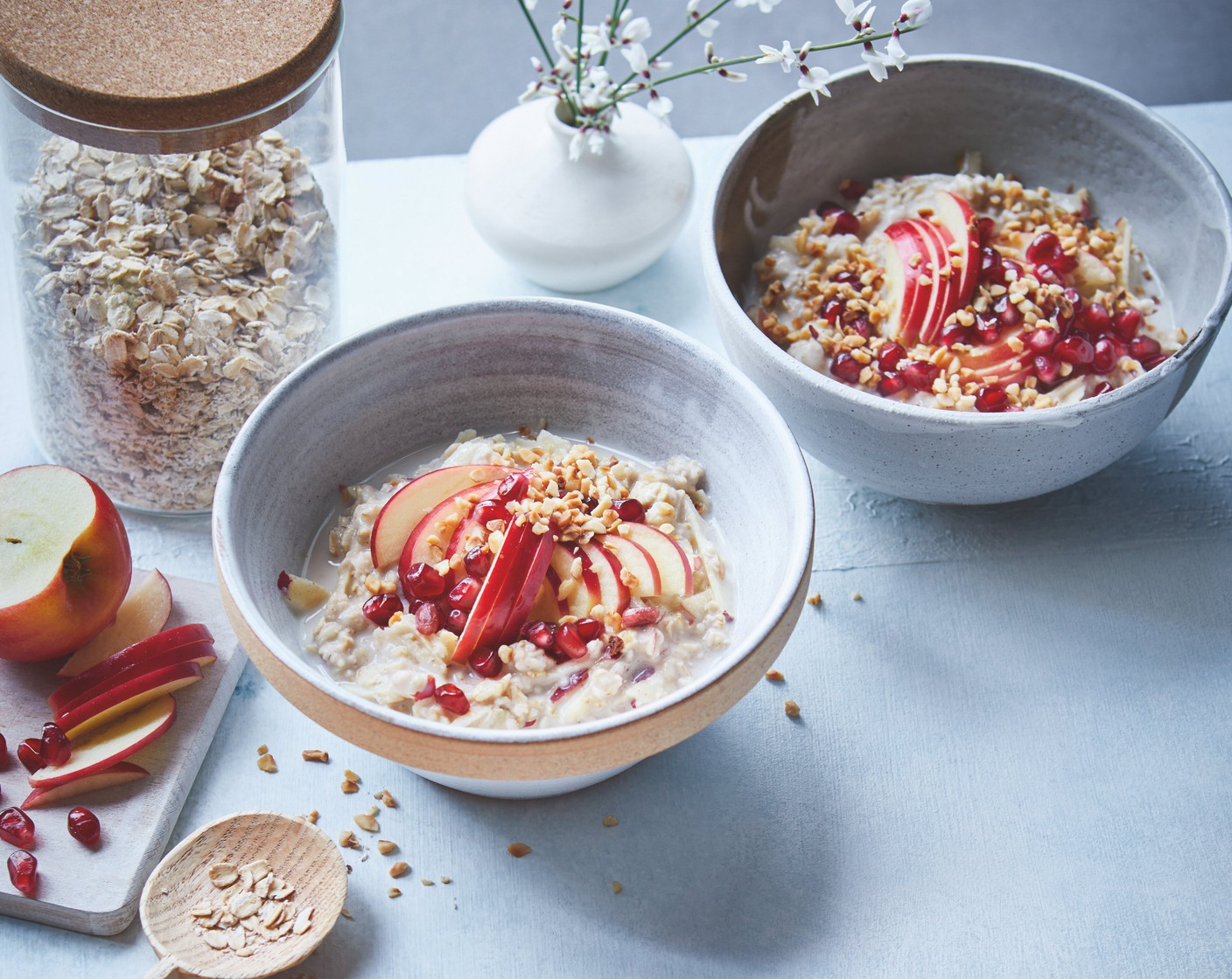 step 2 The next day, slice the remaining apples (2) into thin half-moons. Divide the bircher into four serving bowls and top each with the
pomegranate seeds (1 handful), sliced apple, chopped hazelnuts (1 tbsp) and a few spoonfuls of yogurt (8 tbsp).