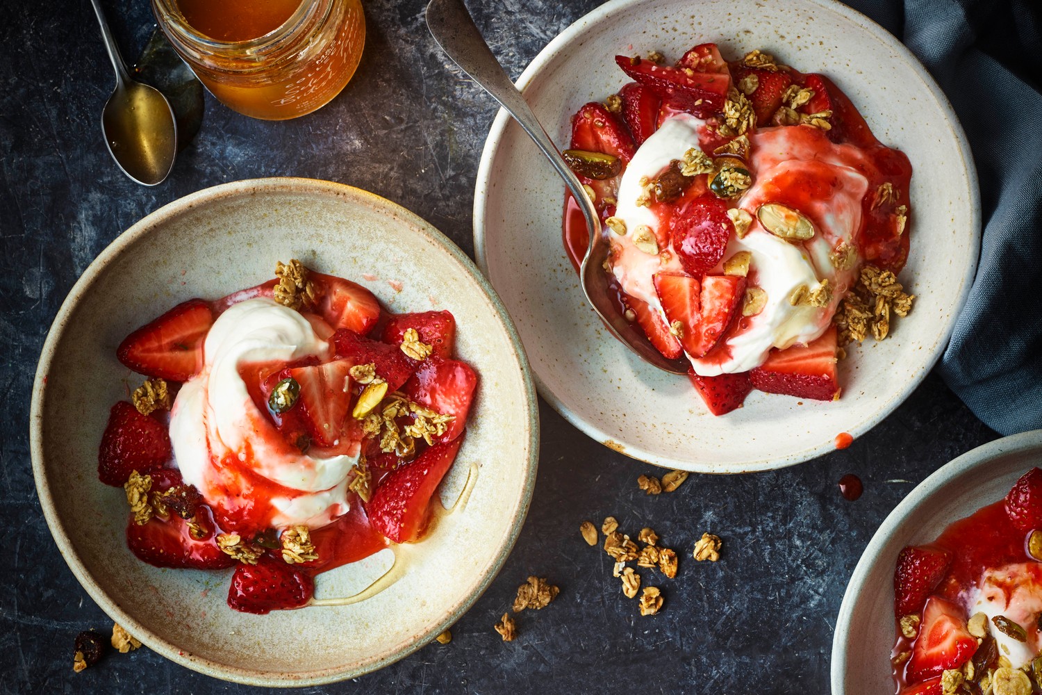 Creamy strawberry and granola fool
