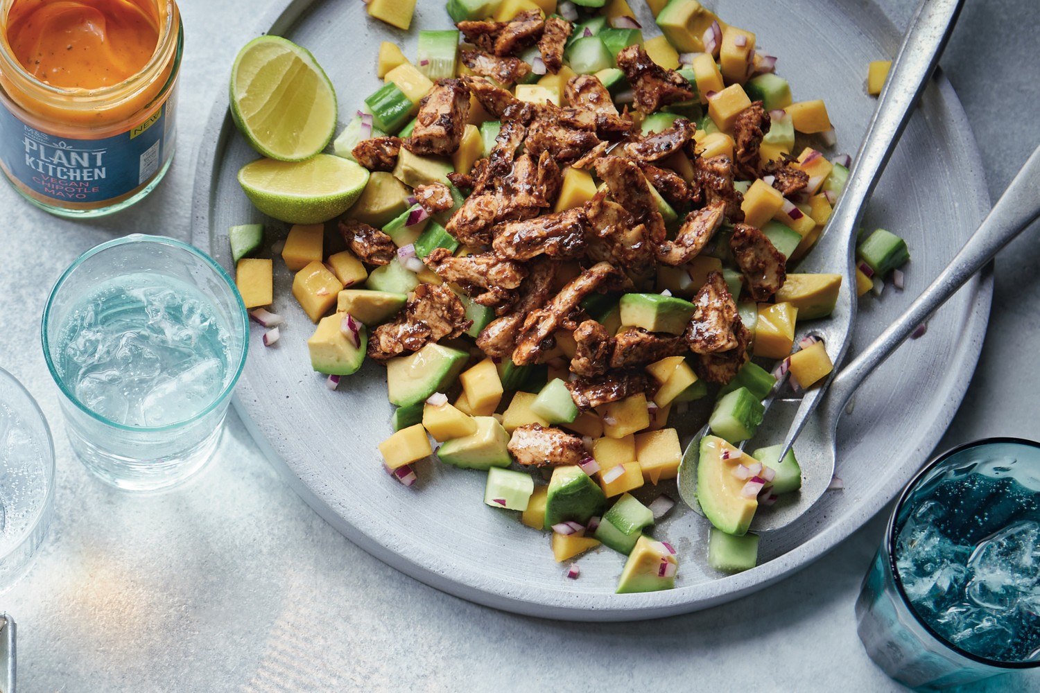Caribbean-inspired jerk no-chicken and mango salad