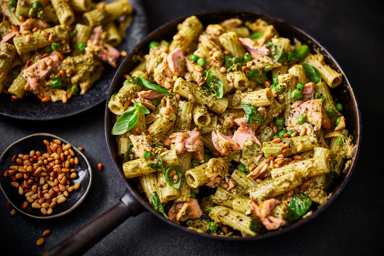 Creamy salmon pesto pasta recipe
