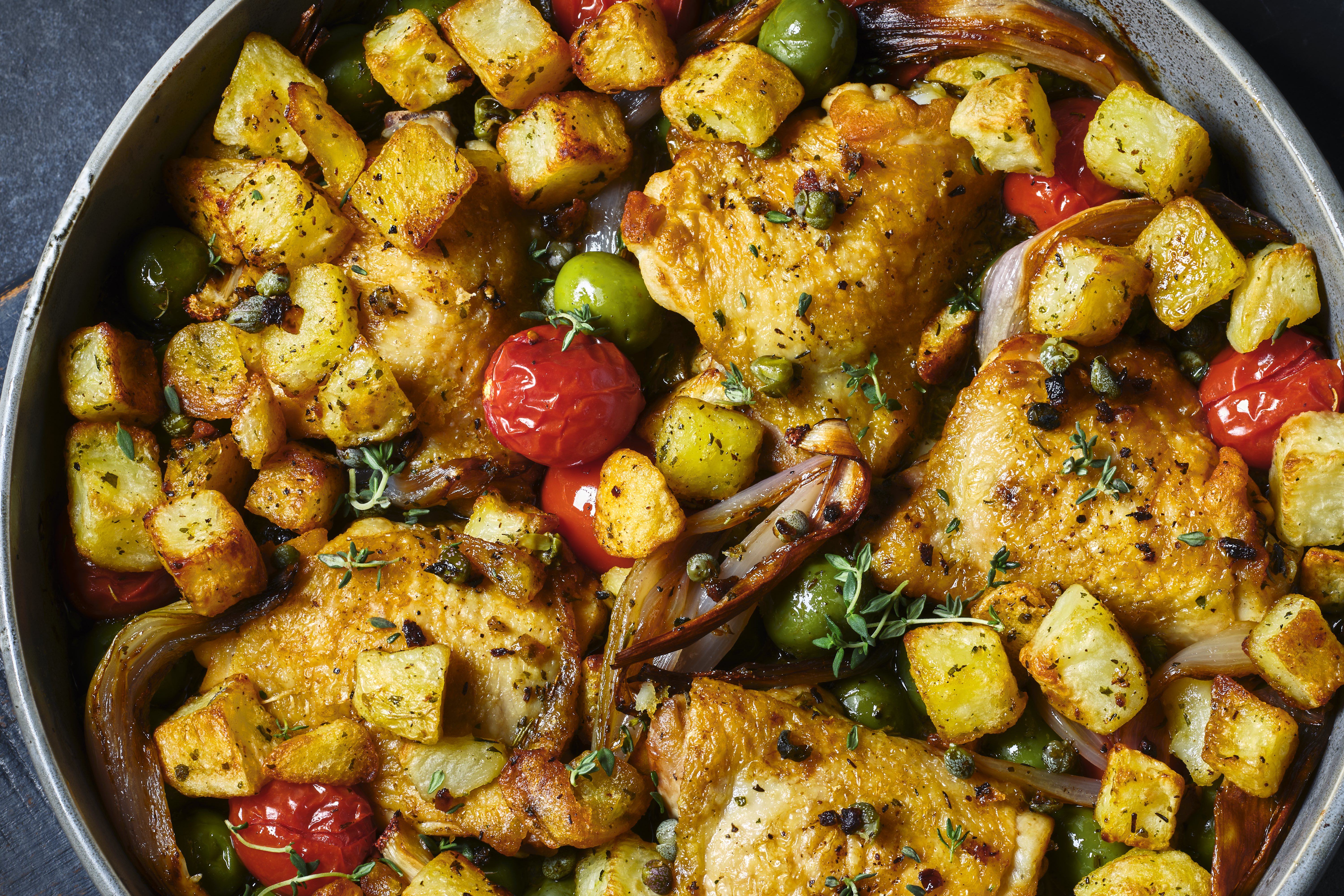 Chicken Provençal-style traybake-image