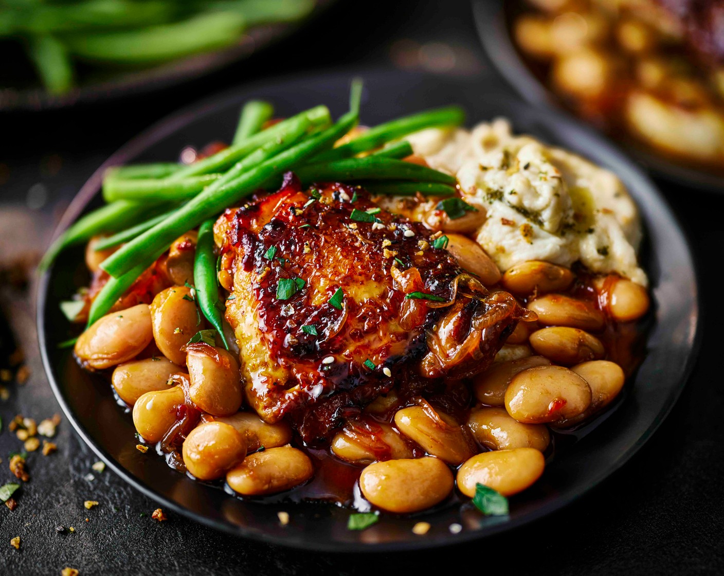 step 8 Serve the mash with the chicken thighs on top with the sauce and beans and the green beans on the side. Scatter with some chopped parsley (1 handful) and a sprinkle of the top that seasoning (as needed).