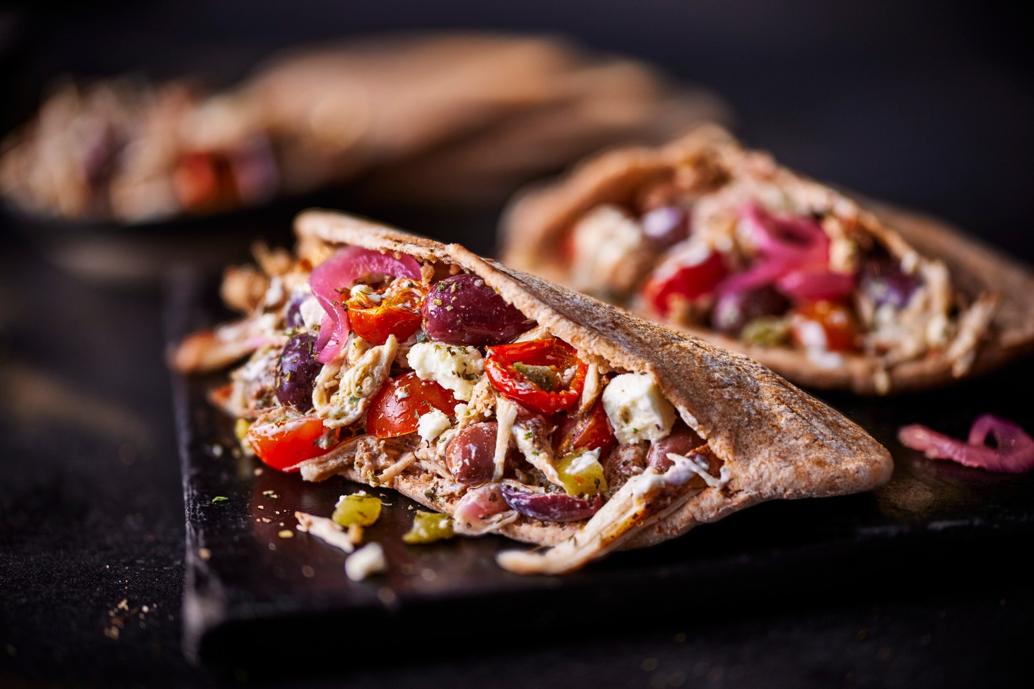 Greek salad chicken pittas