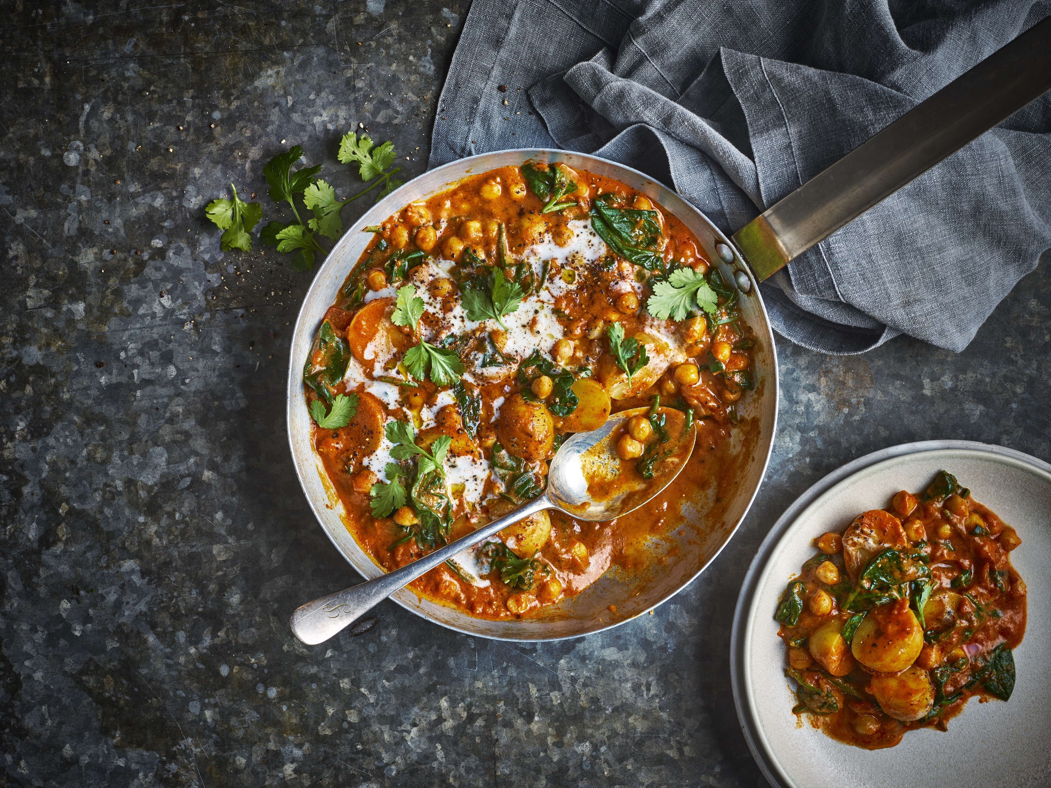Quick and easy chickpea and potato curry-image
