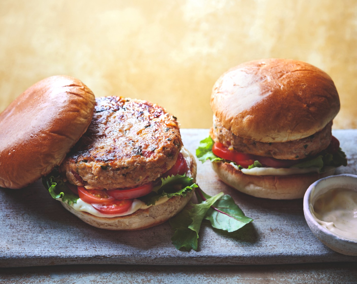 step 4 Serve the burgers in toasted buns (8) with salad (to taste) and M&S special burger sauce (as needed) or any sauces of your choice.