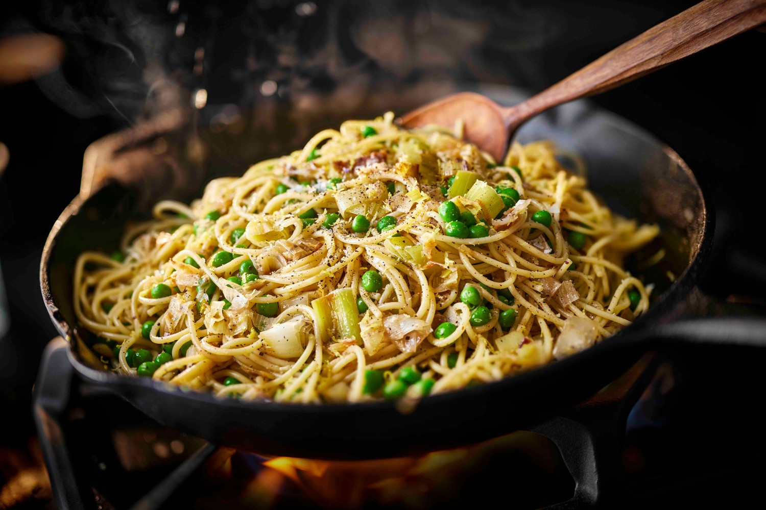 Caramelised leek and pea spaghetti recipe