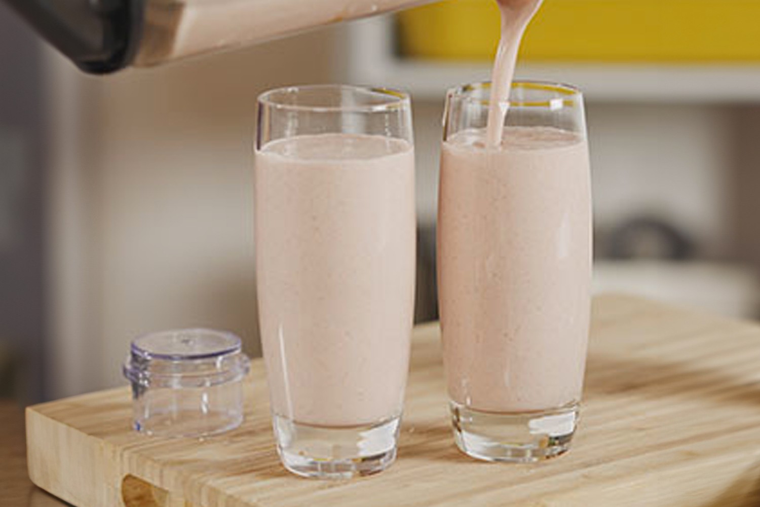 Almond butter berry bakewell smoothie