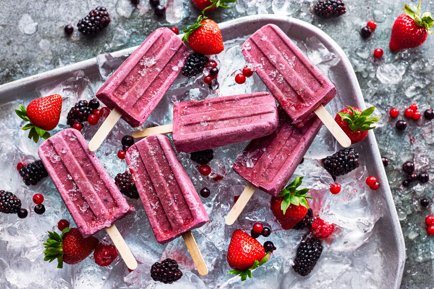 Healthy frozen berry ice lollies