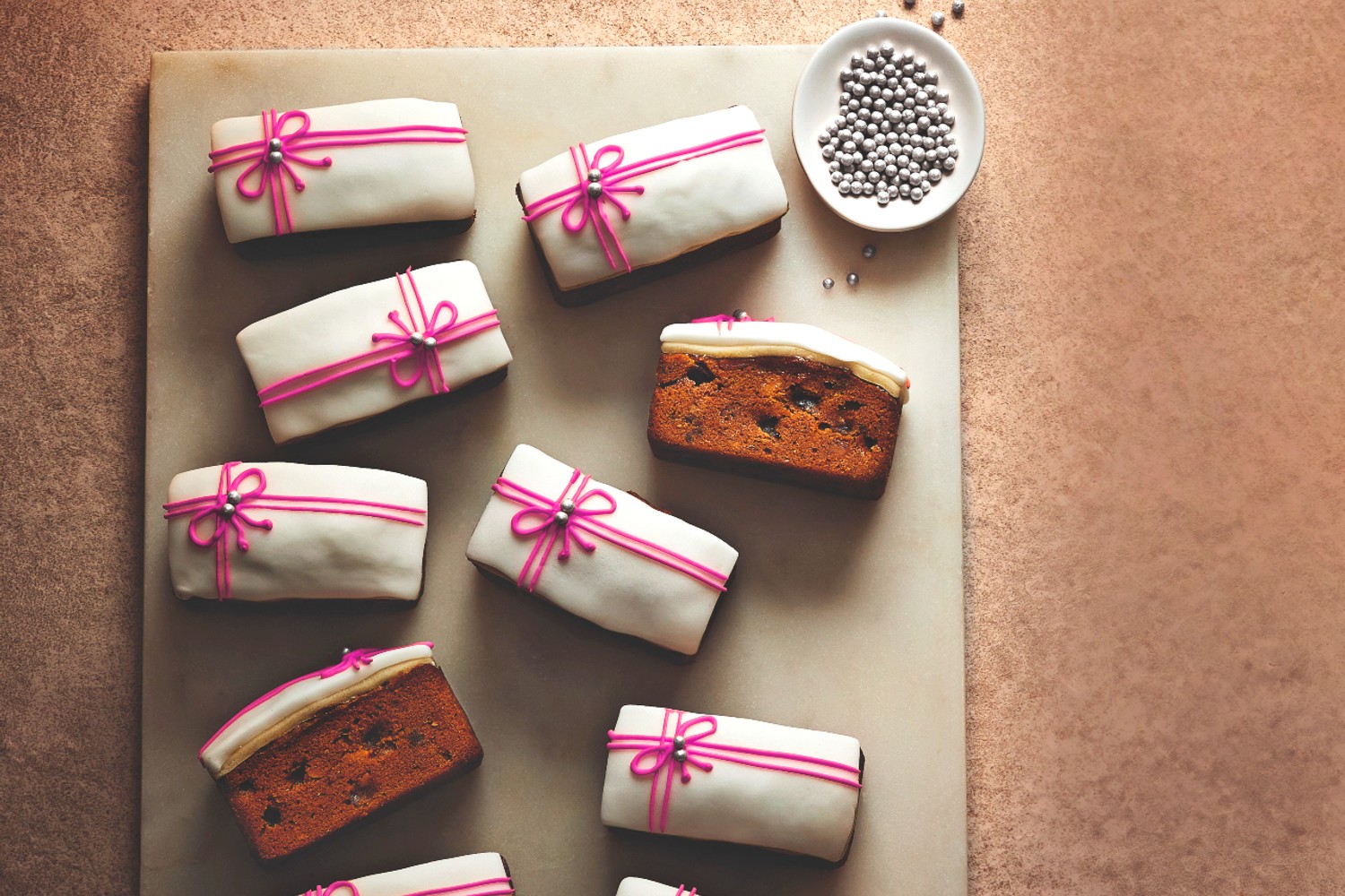 Mini festive fruit cakes