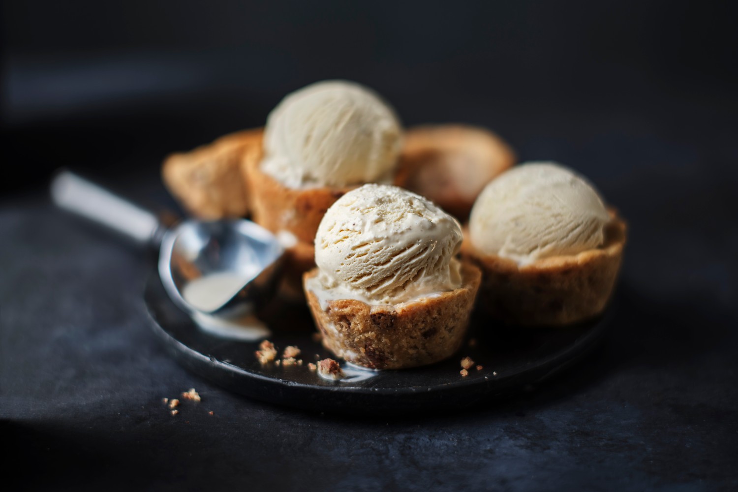 Cookie dough cups with vanilla ice cream