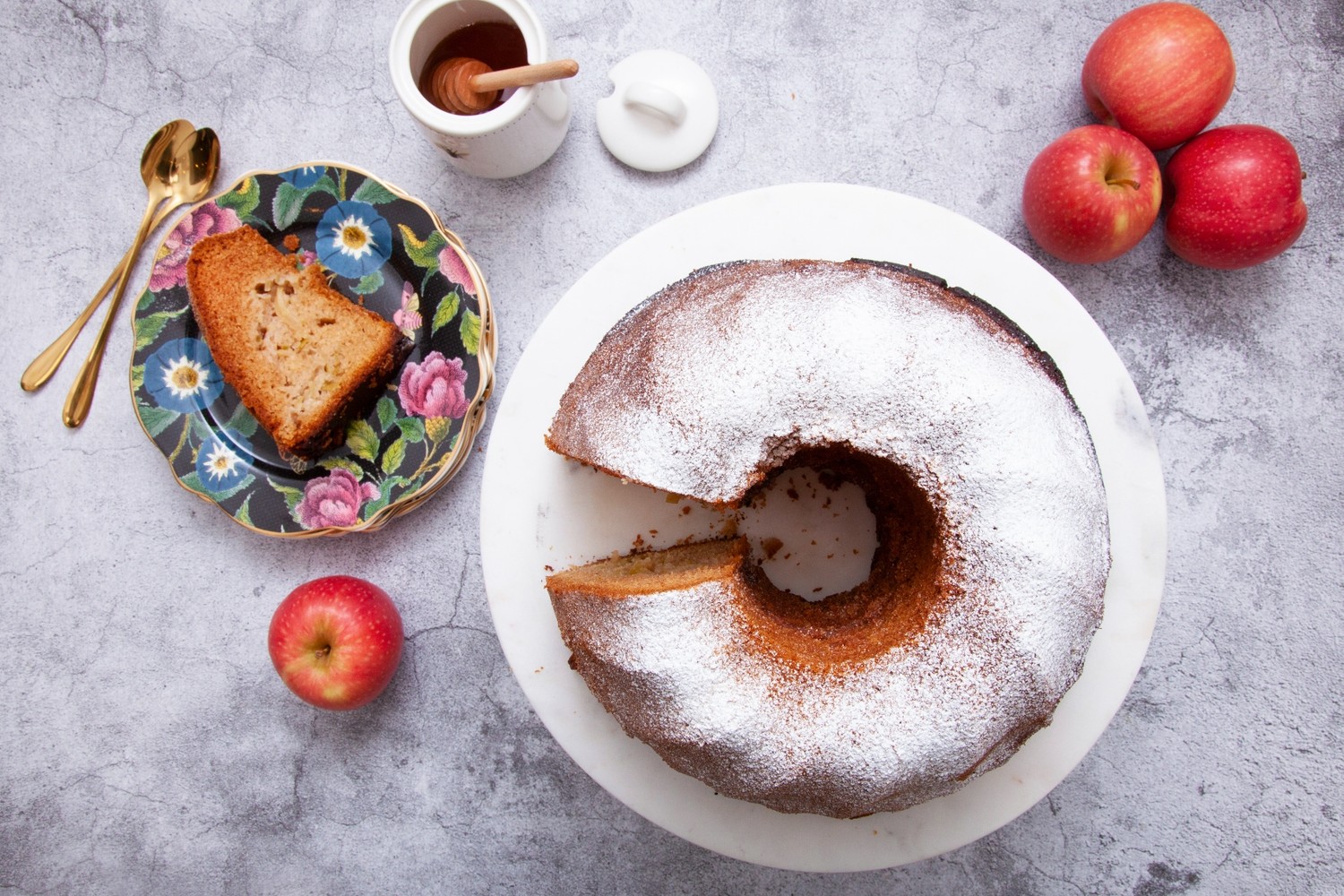 Honeyed apple cake