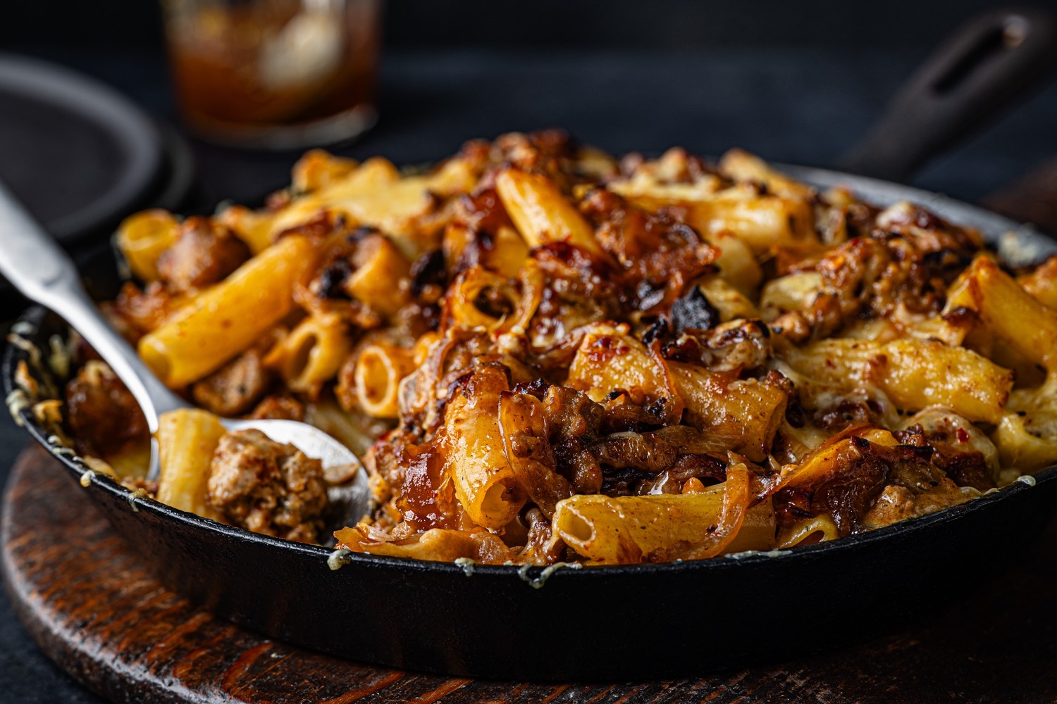 Sticky onion, sausage and gouda pasta recipe