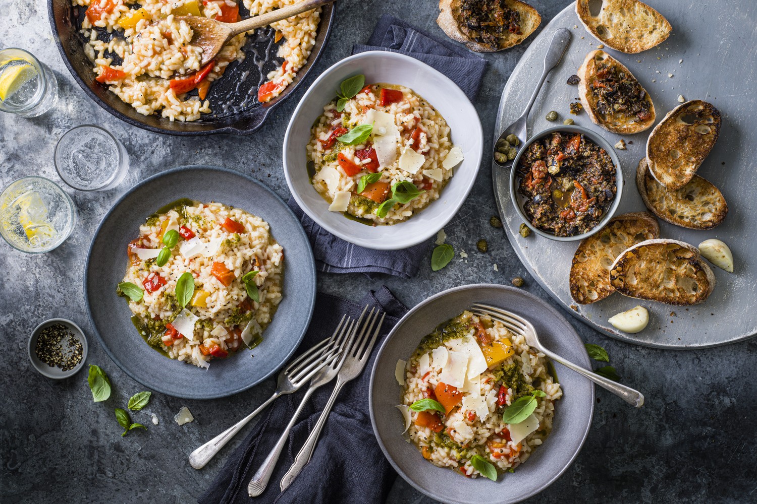 Sweet pepper and pesto store-cupboard risotto