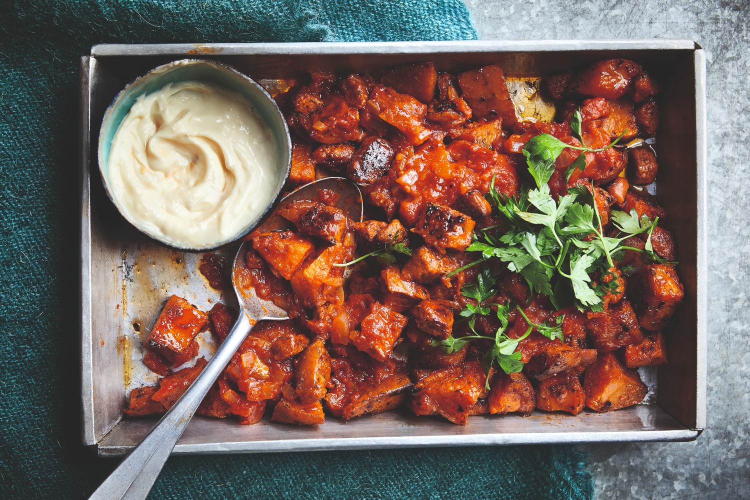 Smoky vegan patatas bravas