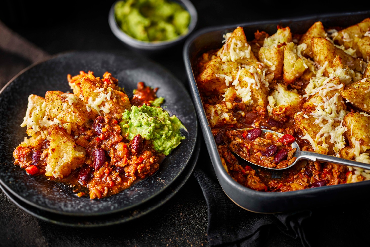 Cheesy hashbrown chilli con carne pie recipe