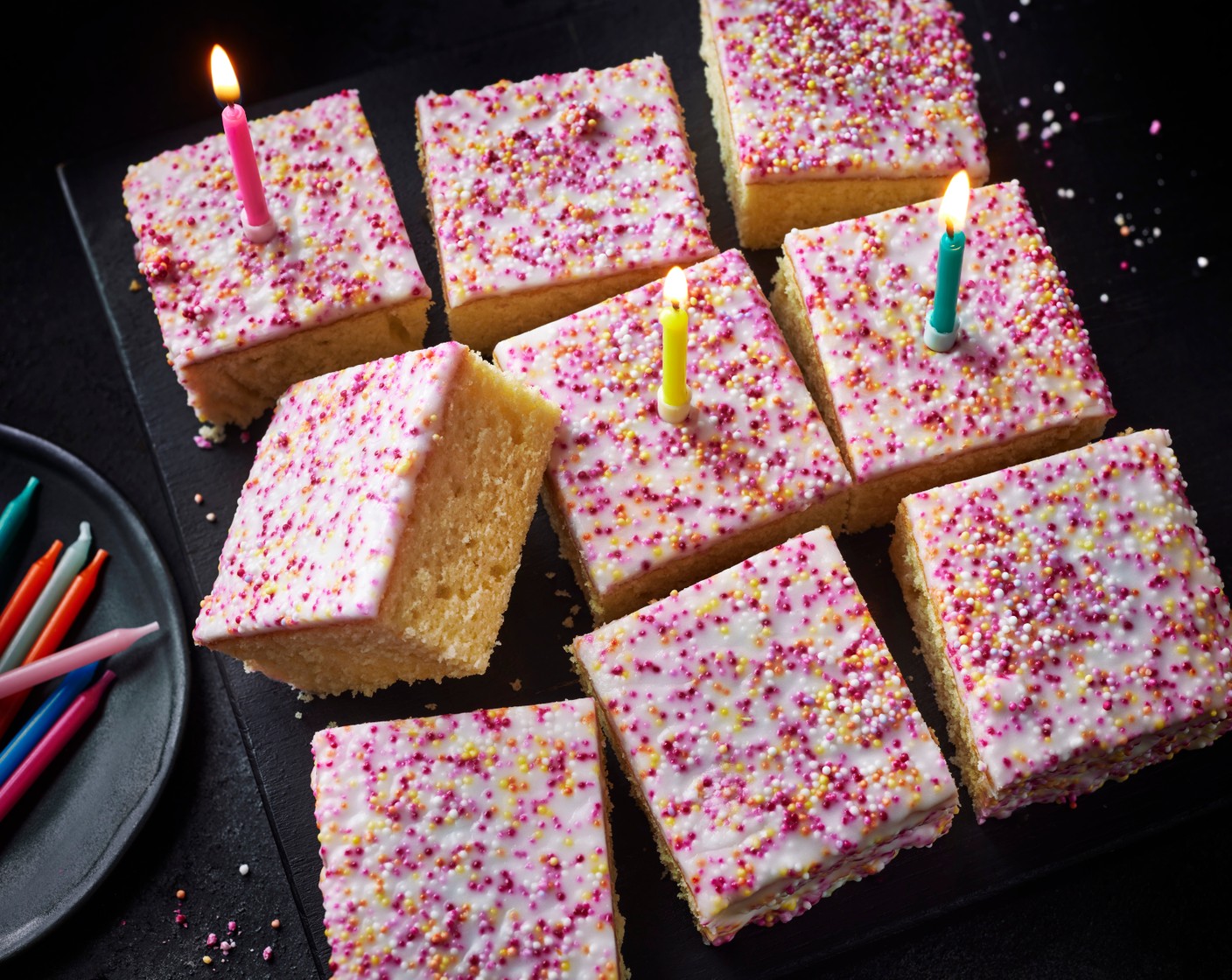step 6 Spread the icing over the cake then sprinkle over the jazzie sprinkles (2 tbsp).