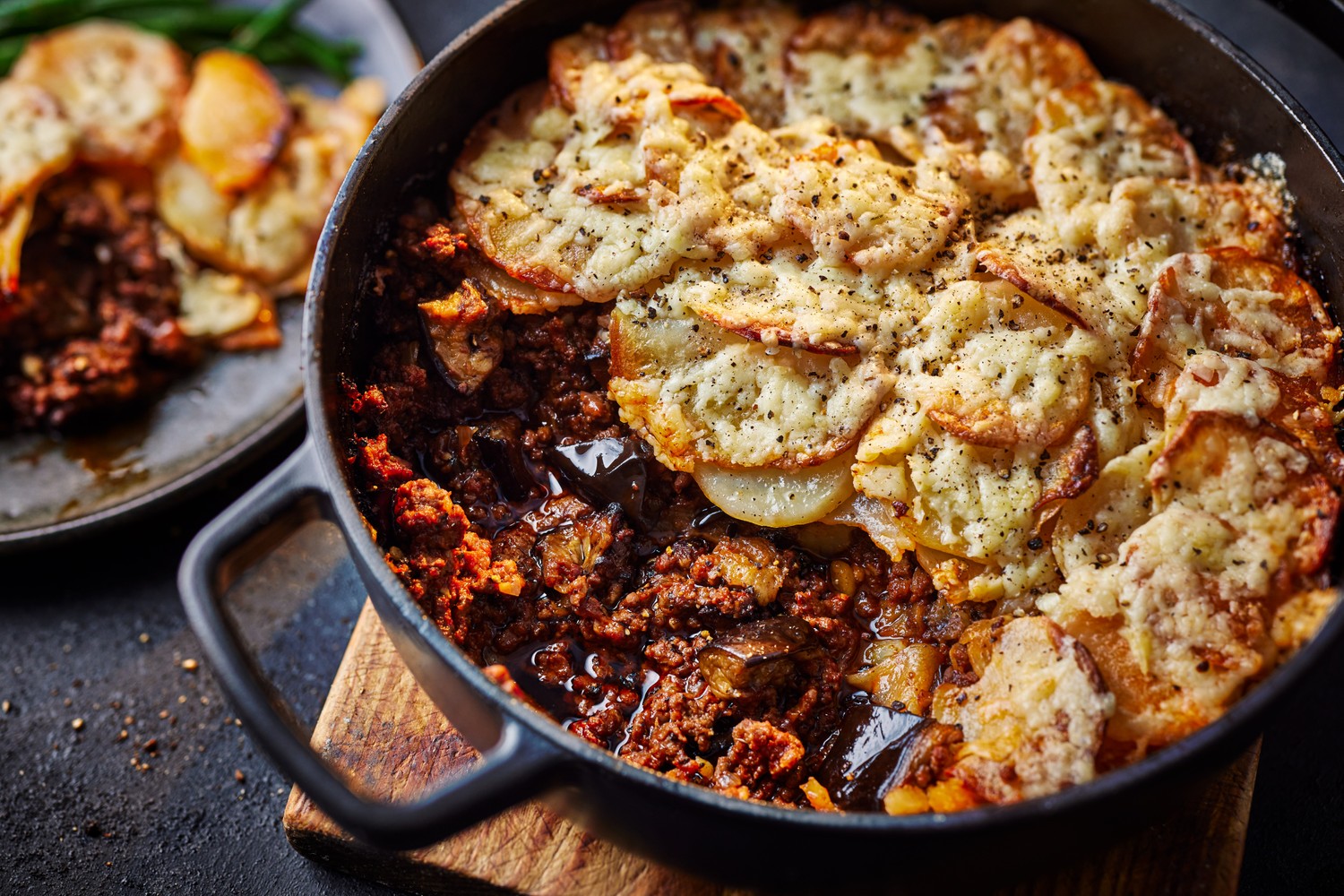 Cheesy Greek-inspired beef hot pot