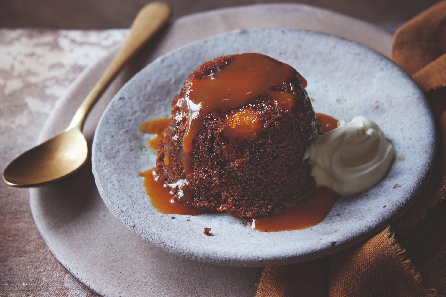 Sticky toffee apple puddings