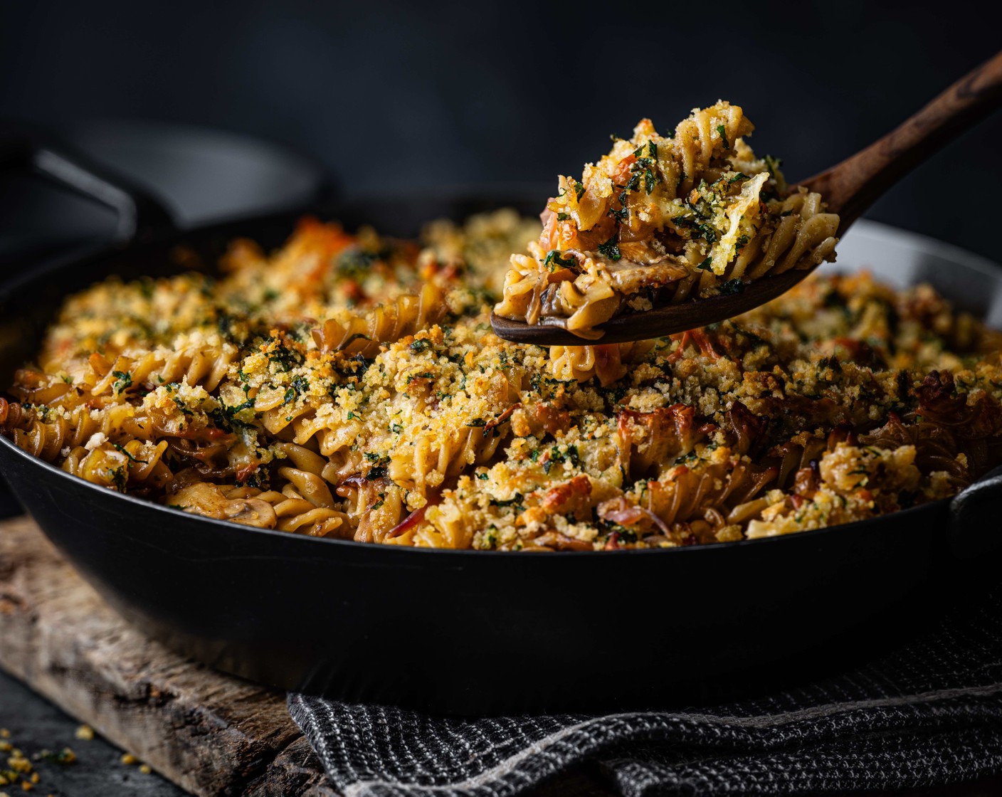 step 8 Top the pasta with the breadcrumbs and pop into the oven for 20 minutes, until golden brown and gooey.