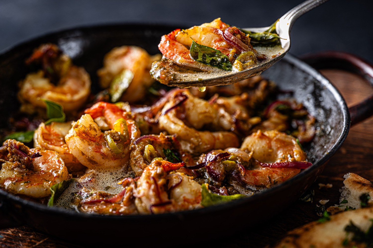 Spicy curry leaf red prawn curry recipe