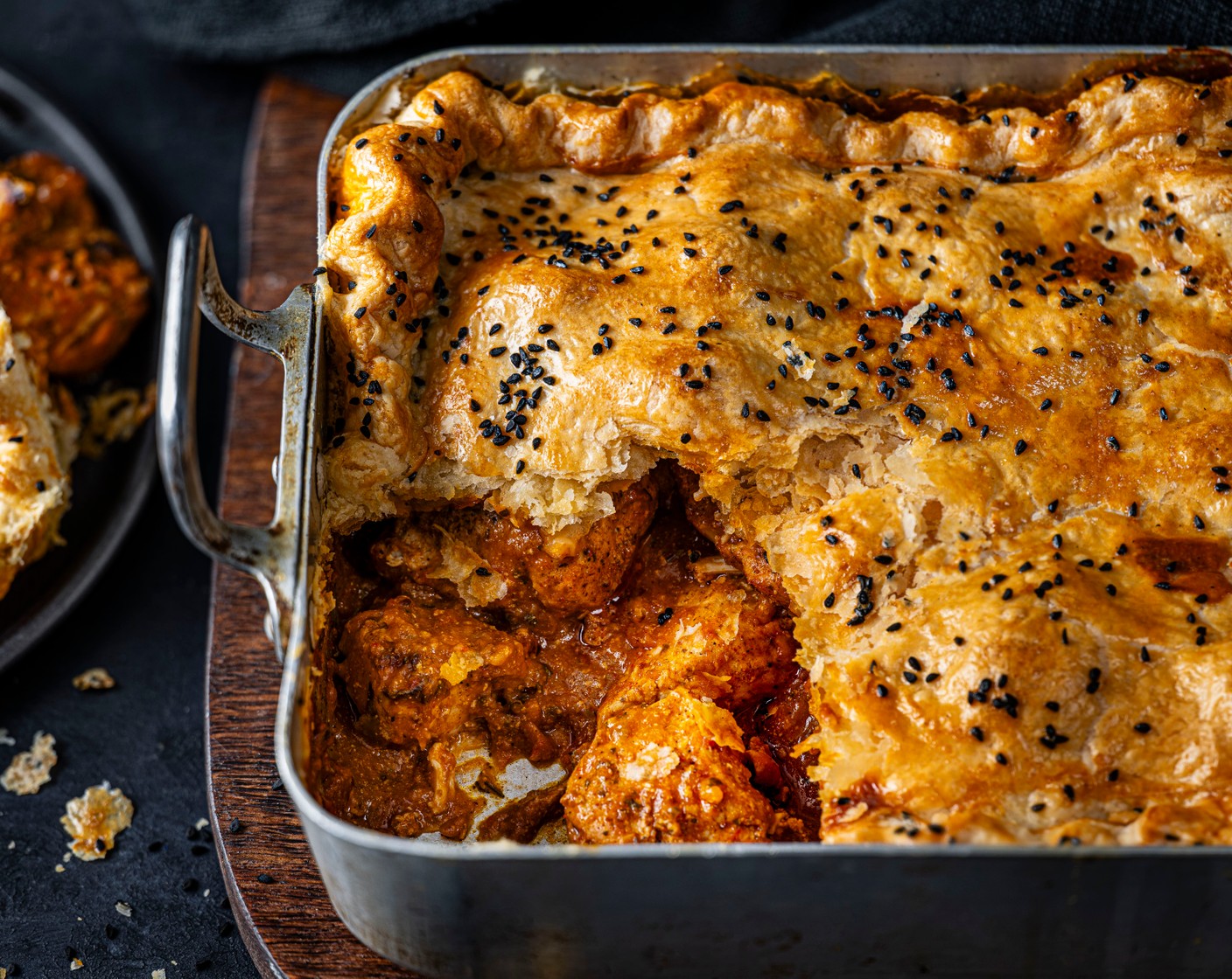 step 5 When you’re ready to serve, bring a large saucepan filled with hot water to a boil. Drop in the peas (400 g) and cook for 2-3 minutes, until warmed through. Drain the peas and serve immediately with the pie.