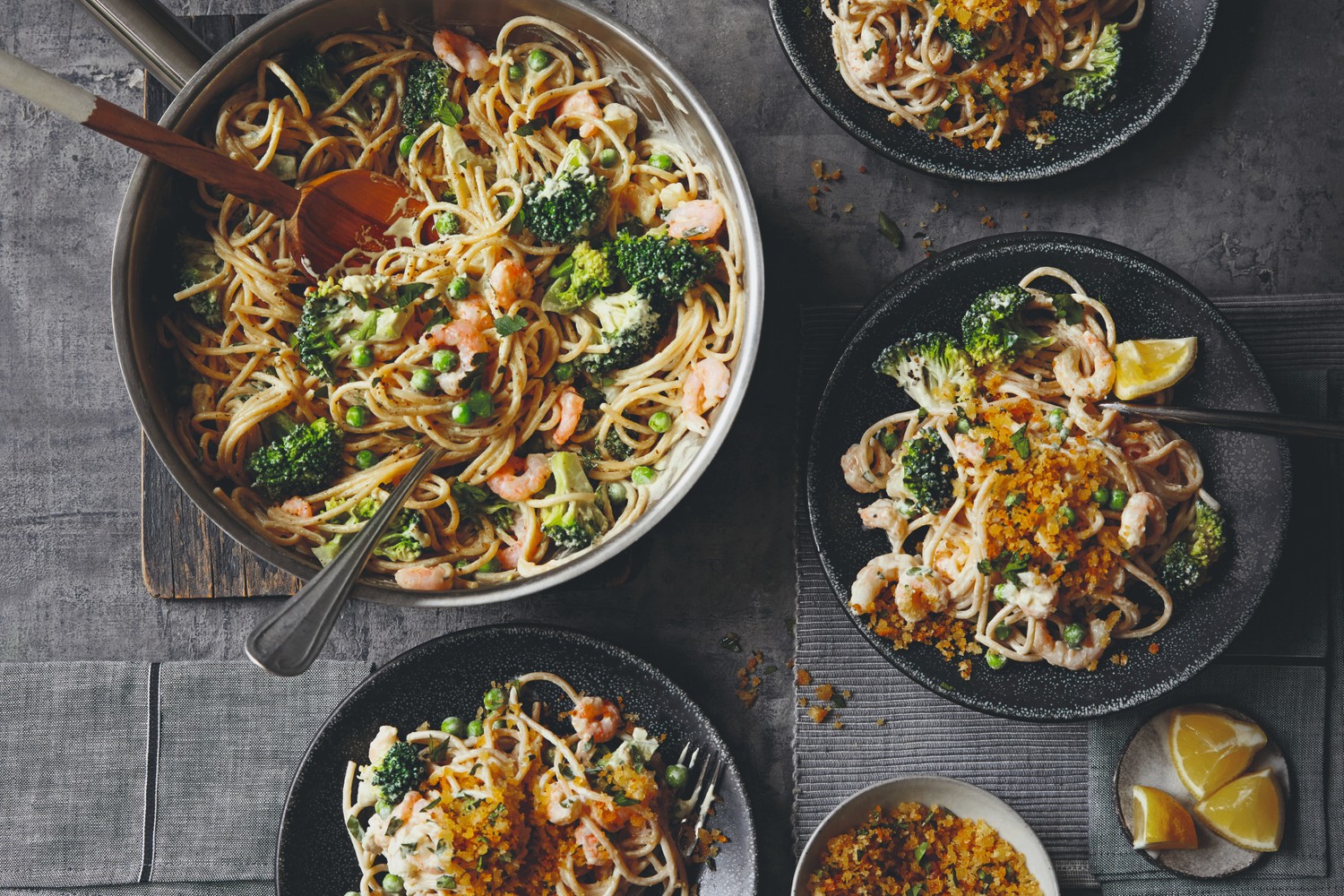 Creamy crunchy garlic prawn pasta