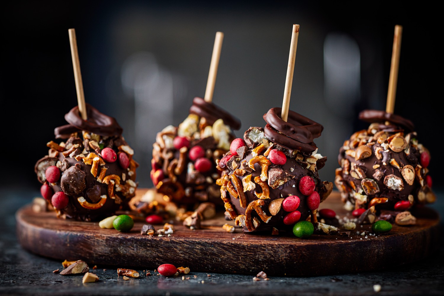 The very merry munch chocolate apples